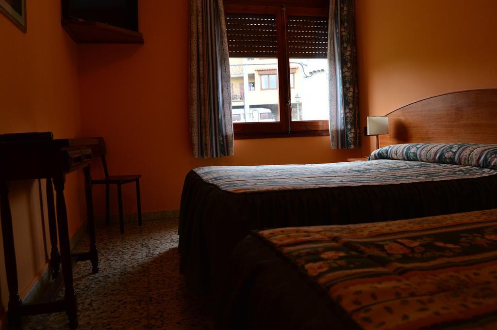Hostal L'Escon Llanars Esterno foto
