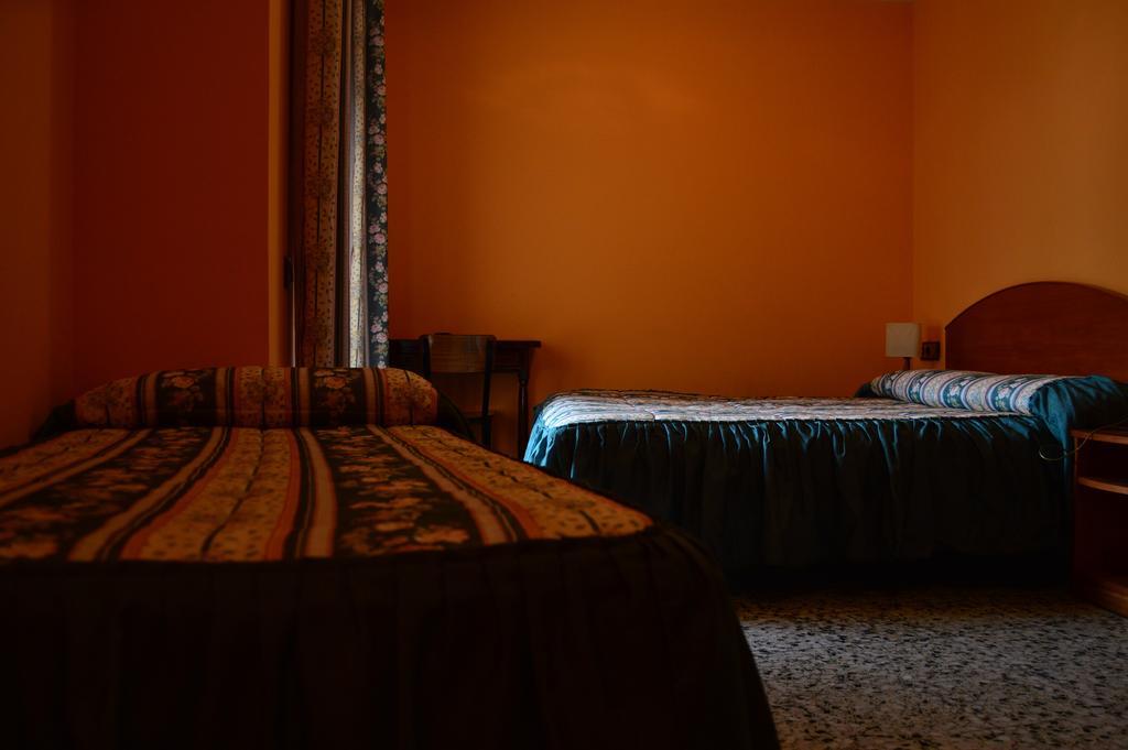 Hostal L'Escon Llanars Esterno foto