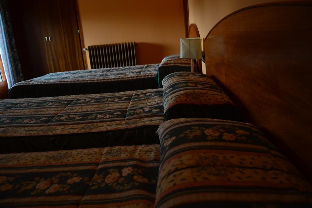 Hostal L'Escon Llanars Esterno foto